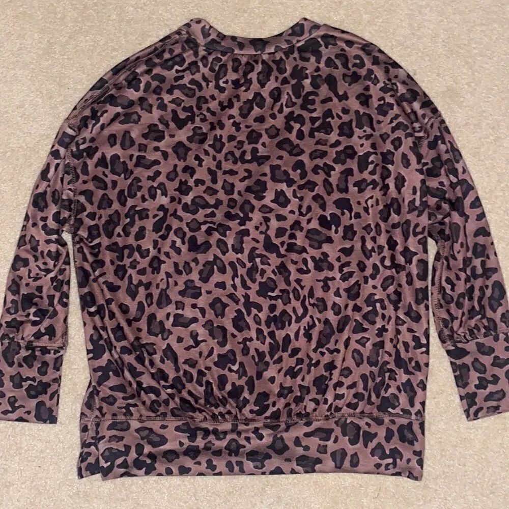 Leopard Print Pullover Top! - Picture 2 of 5